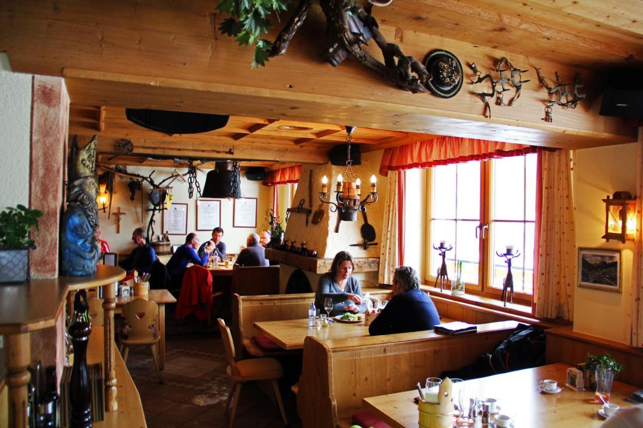 Hotel Garni - Restaurant Kaminstube Sankt Anton am Arlberg Exteriör bild