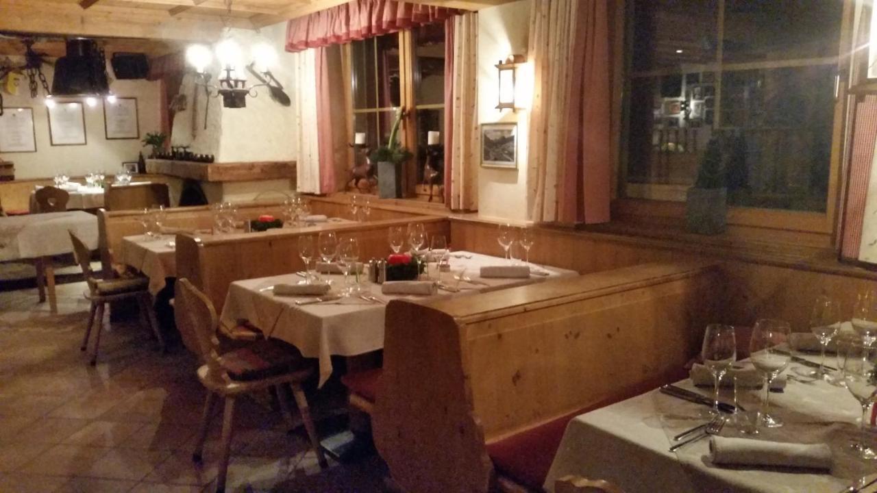 Hotel Garni - Restaurant Kaminstube Sankt Anton am Arlberg Exteriör bild