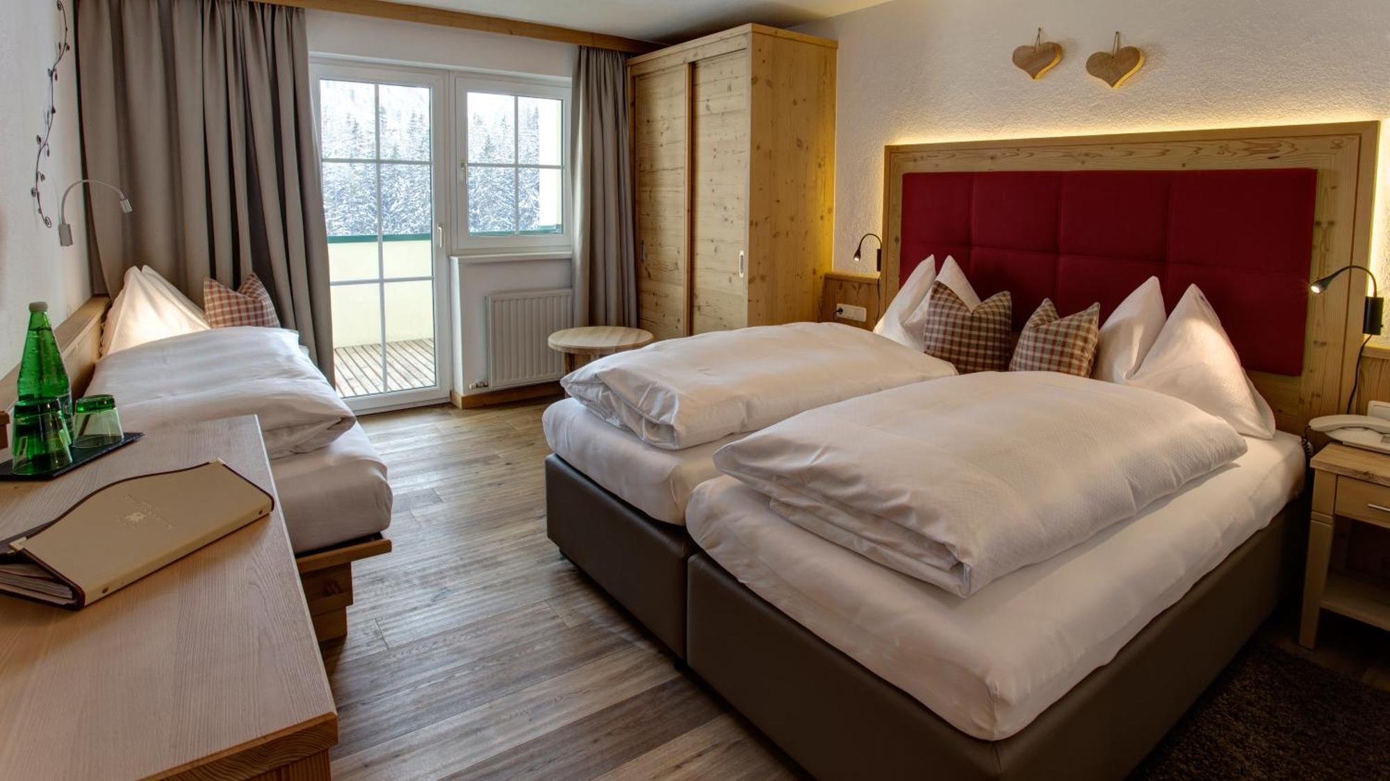 Hotel Garni - Restaurant Kaminstube Sankt Anton am Arlberg Rum bild