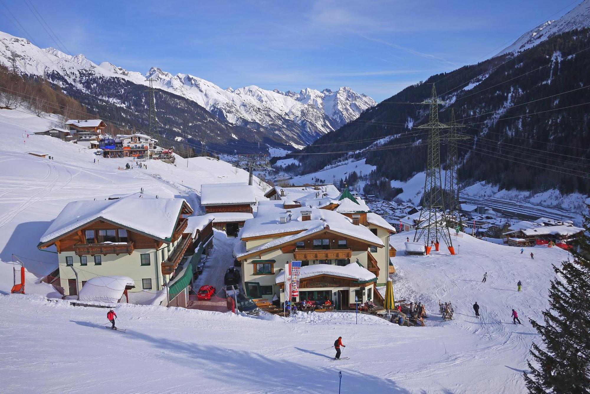 Hotel Garni - Restaurant Kaminstube Sankt Anton am Arlberg Exteriör bild