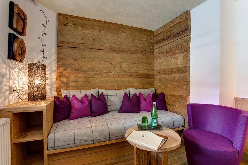 Hotel Garni - Restaurant Kaminstube Sankt Anton am Arlberg Rum bild